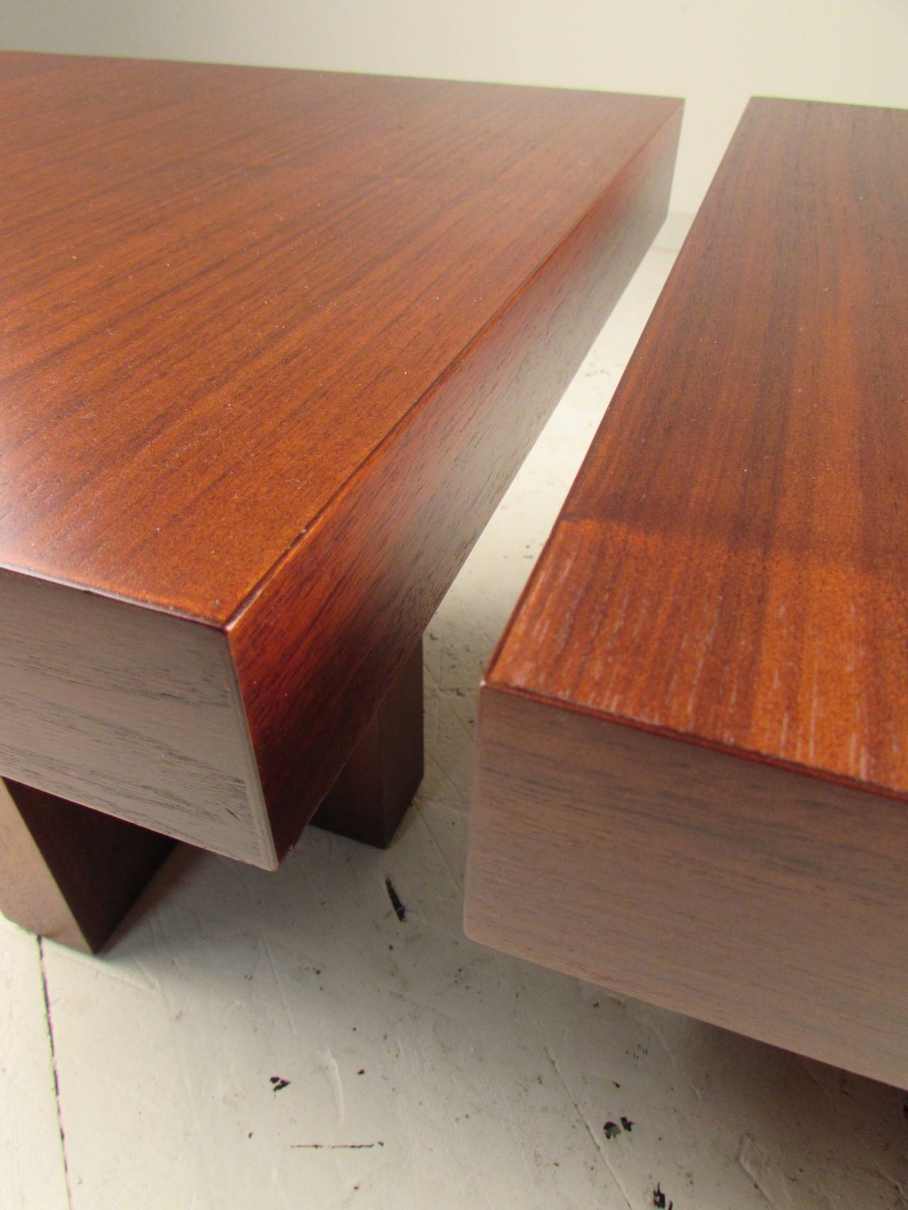 Late 20th Century Pair of Architectural Milo Baughman for Thayer Coggin Walnut Tables