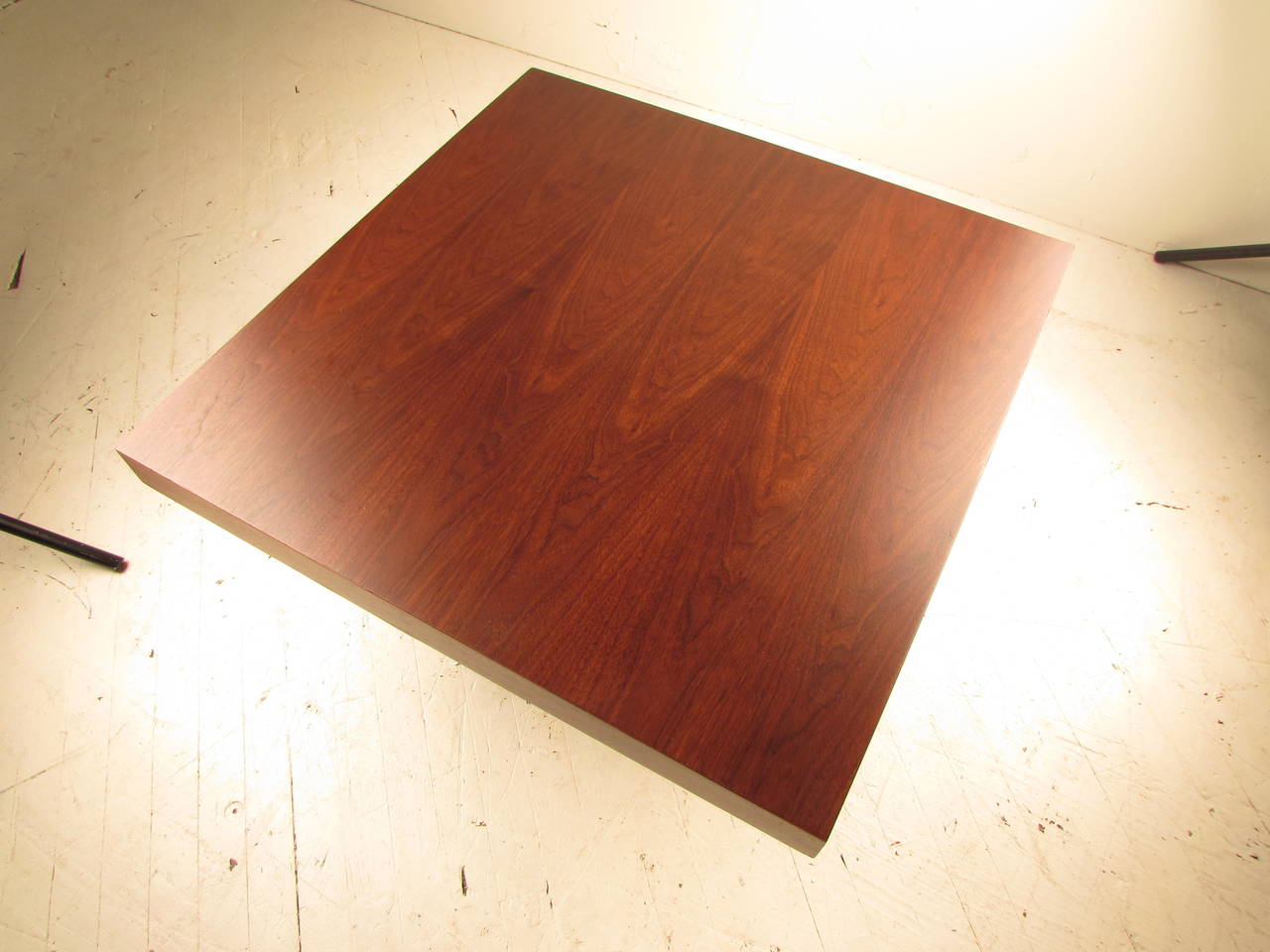 Striking Milo Baughman for Thayer Coggin Walnut Cocktail Table on Cruciform Base In Excellent Condition In New York, NY