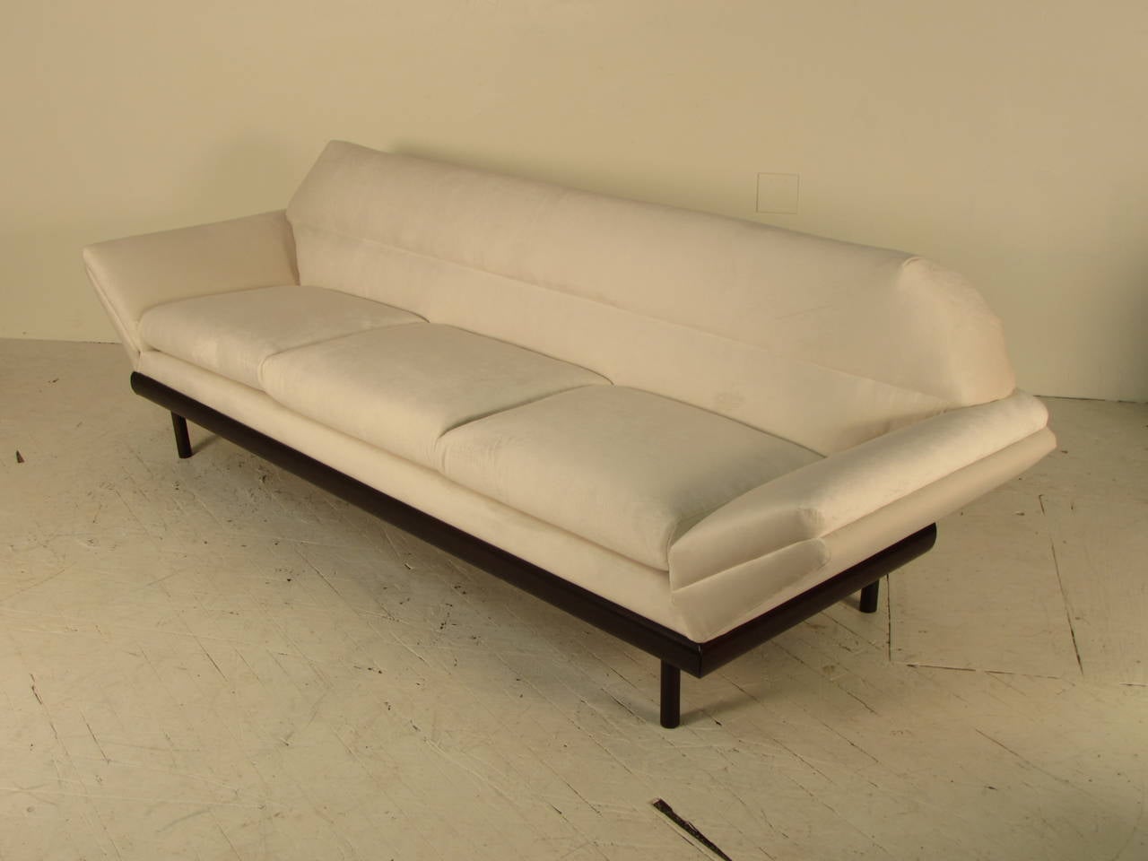 Fabulous Fully Restored Midcentury Sofa in the Style of Adrian Pearsall In Excellent Condition In New York, NY