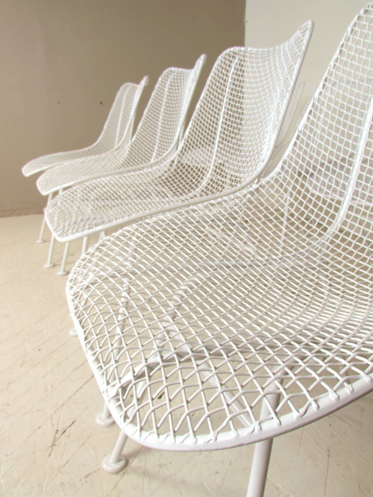 Set of Eight Wire Mesh Sculptura Chairs by Woodard Furniture In Excellent Condition In New York, NY