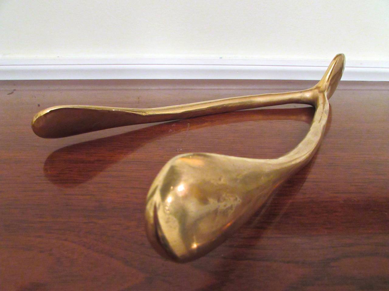 Hollywood Regency Massive Anatomical Brass Wishbone Objet or Paperweight, Carl Auböck Style