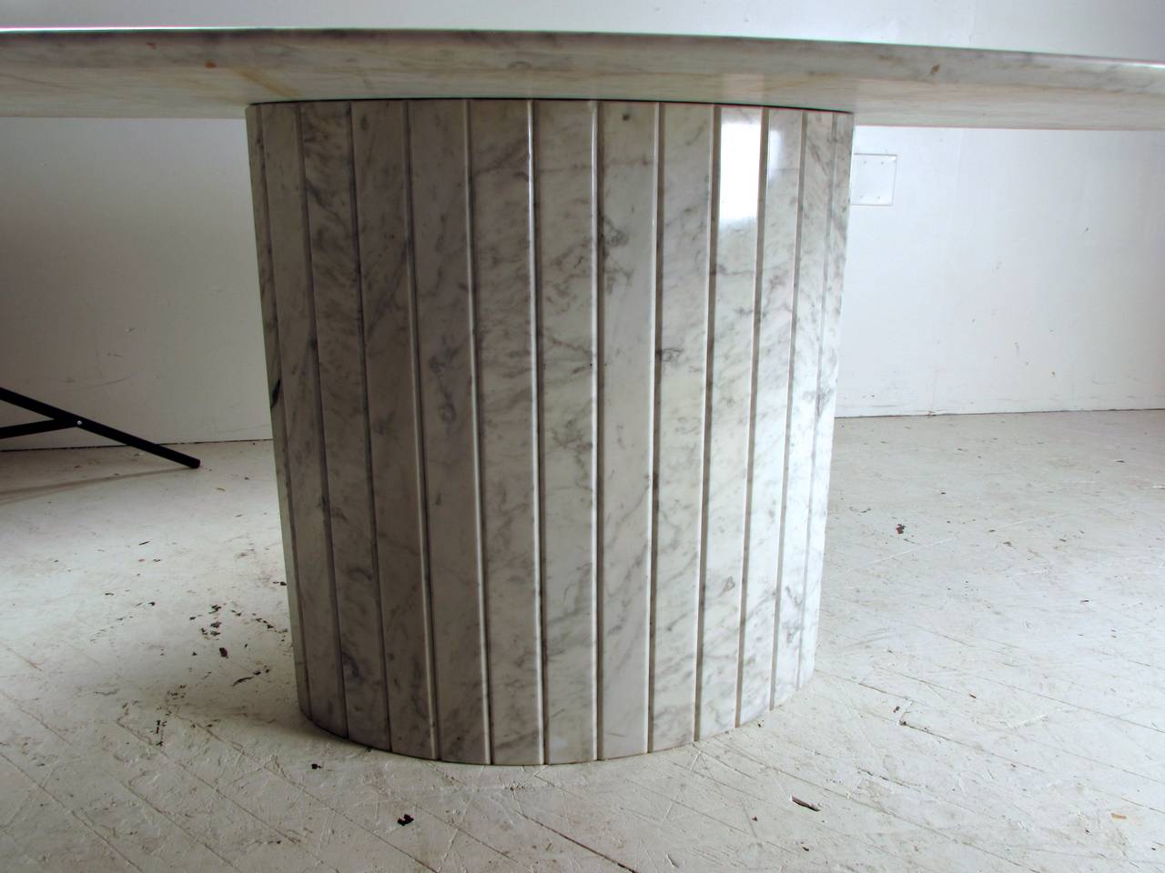 Italian Oval Knife-Edge Carrara Marble Dining Table, Italy circa 1970