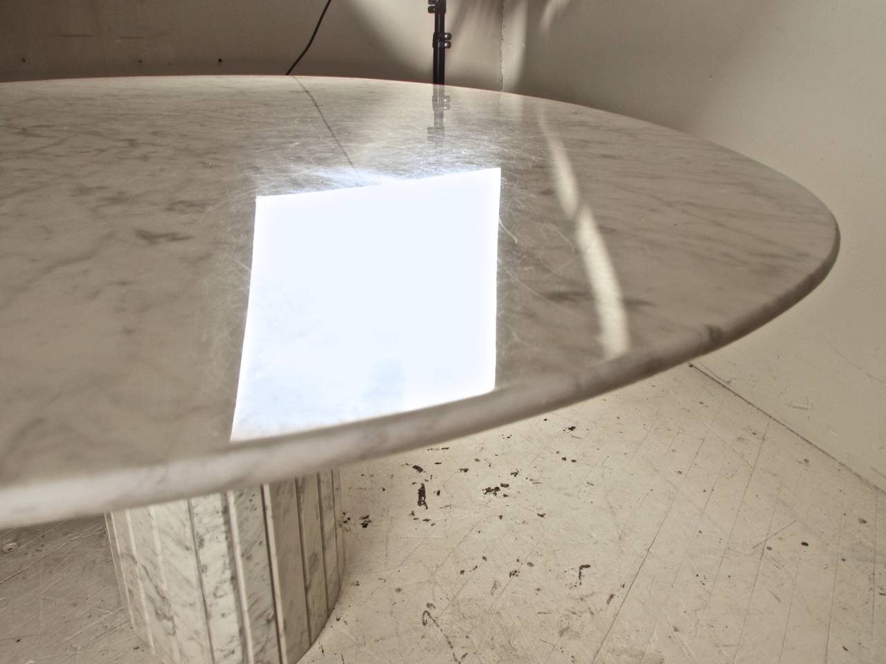 Polished Oval Knife-Edge Carrara Marble Dining Table, Italy circa 1970