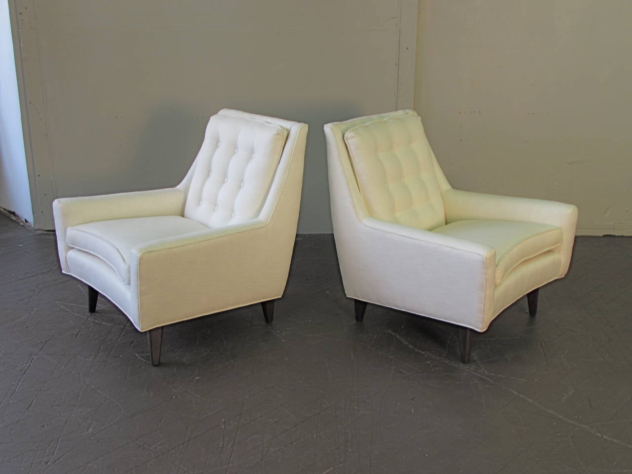 American Classic Mid-Century Modern Lounge Chairs with Curved Detail, circa 1950