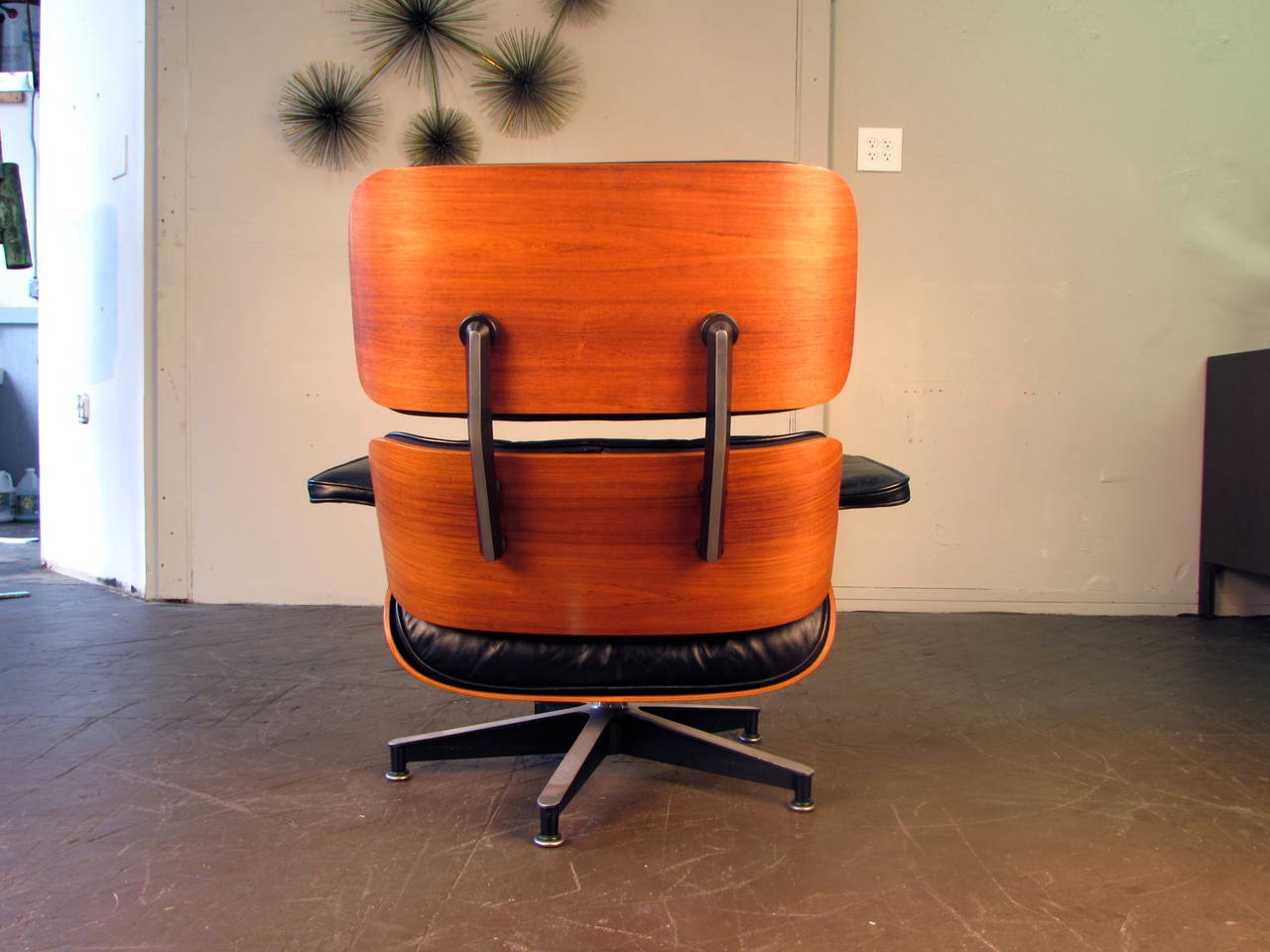 Leather Iconic 670 Lounge Chair by Charles and Ray Eames for Herman Miller