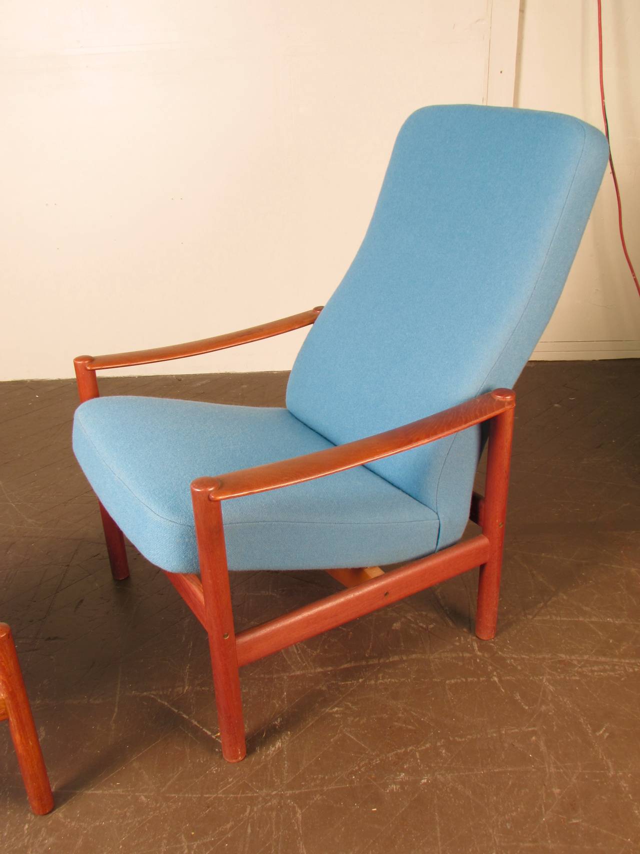 Norwegian Handsome Reclining Lounge Chair and Ottoman by Westnofa, Norway, 1960s