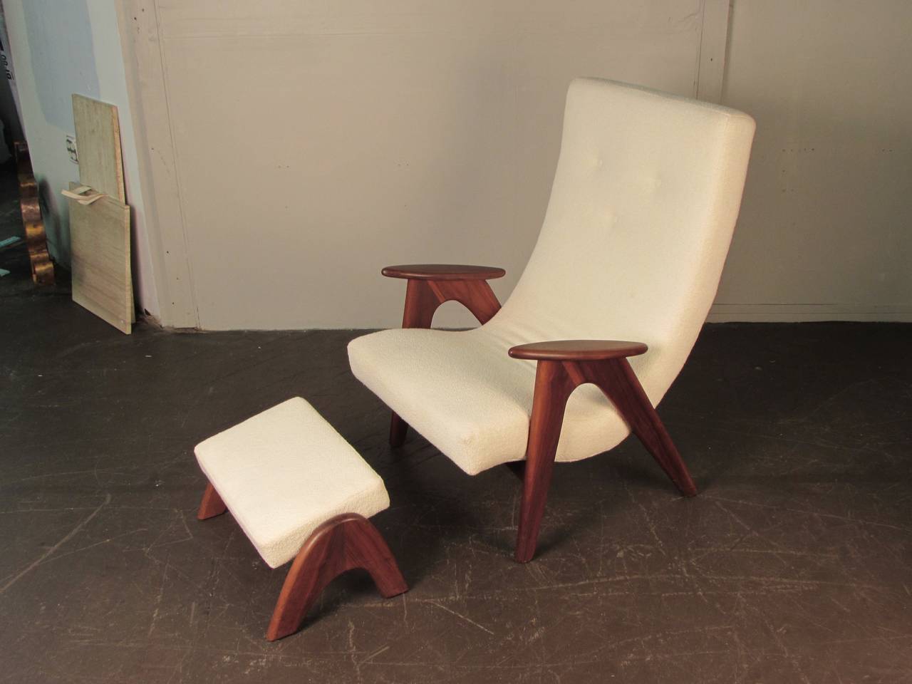 Mid-Century Modern Rare and Very Comfortable Lounge Chair and Ottoman by Adrian Pearsall, 1960s