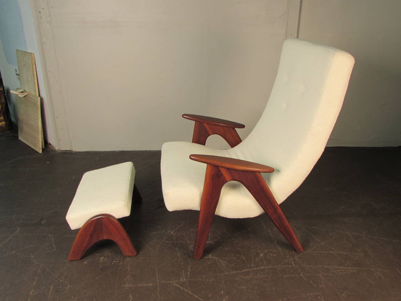American Rare and Very Comfortable Lounge Chair and Ottoman by Adrian Pearsall, 1960s