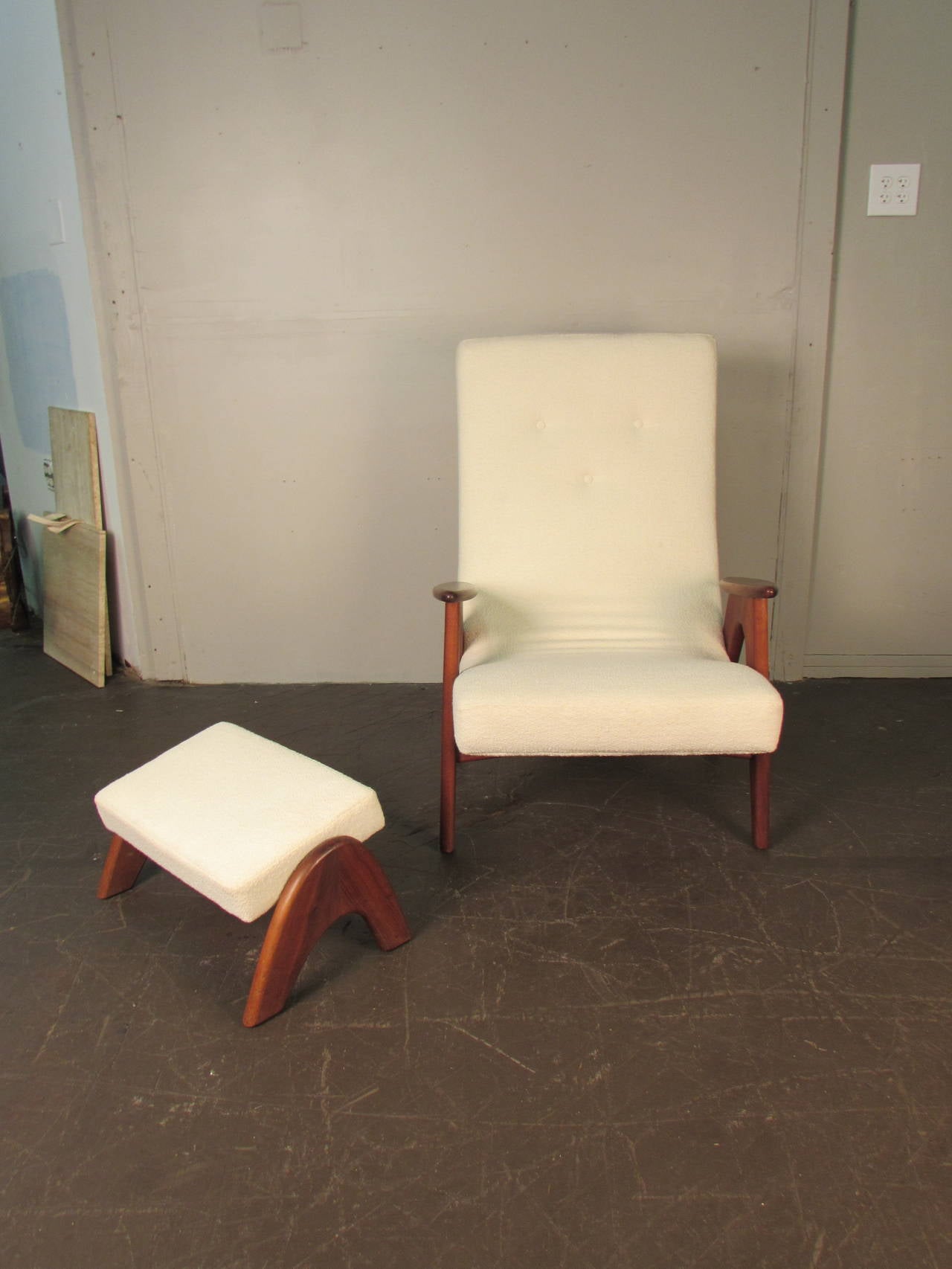 Rare and Very Comfortable Lounge Chair and Ottoman by Adrian Pearsall, 1960s 3