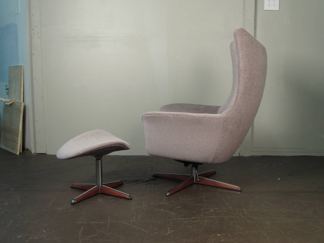 Rare Sculptural Lounge Chair and Ottoman by H.W. Klein for Bramin, Denmark 1