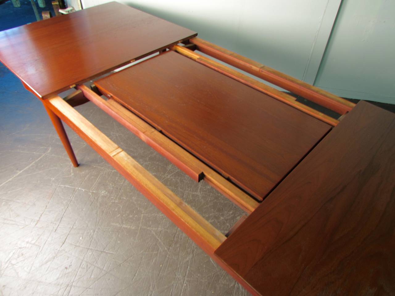 Mid-Century Modern Stunning Extendable Teak Dining Table by Finn Juhl, France & Sons Model 540