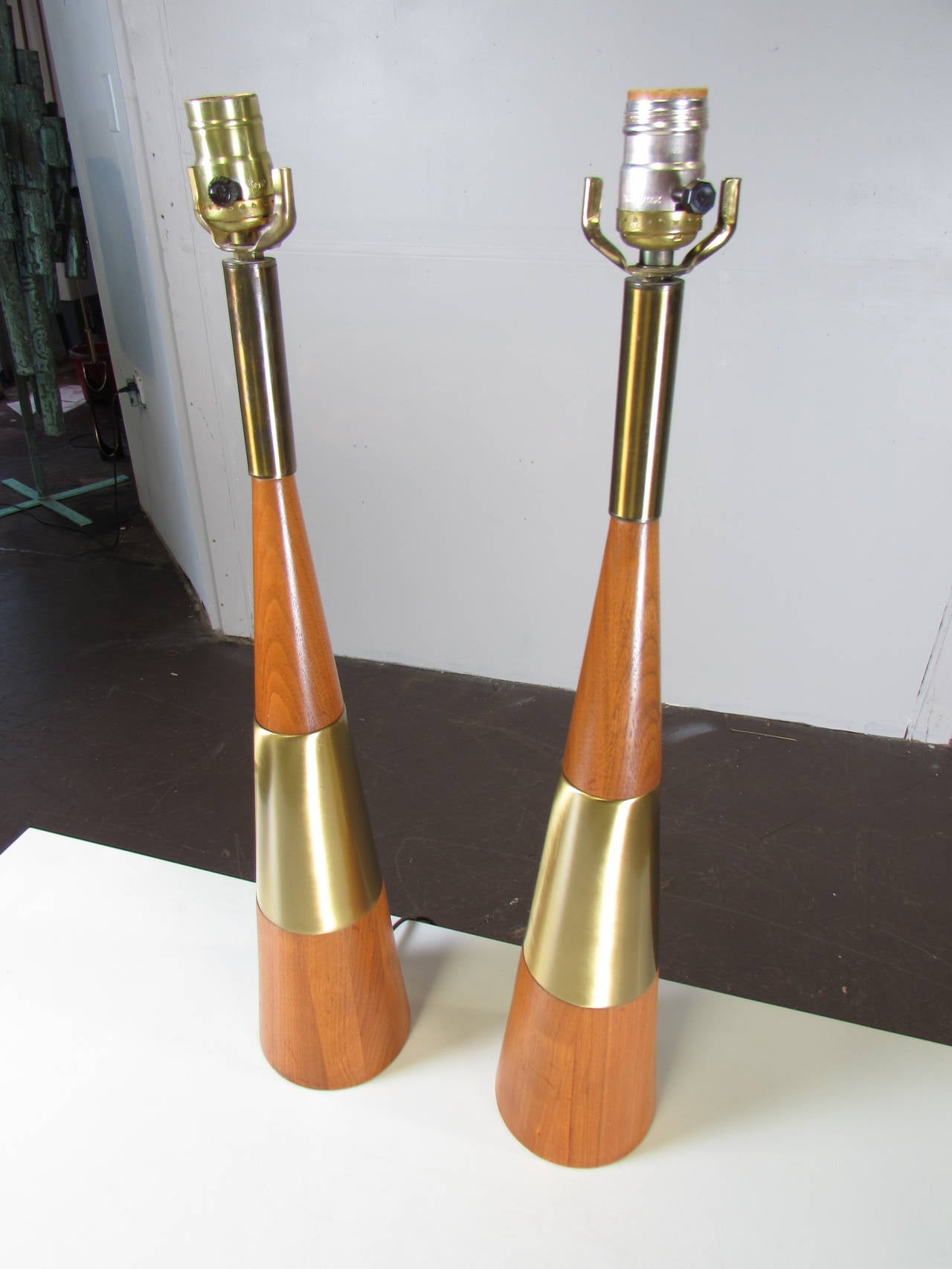 American Gorgeous Pair of Brass and Walnut Table Lamps by Tony Paul for Westwood, 1950s