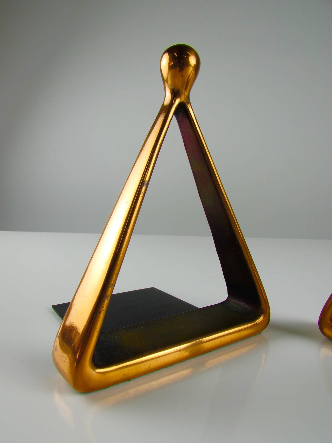 Mid-20th Century Pristine Pair of Copper Stirrup Bookends by Ben Seibel for Jenfred Ware, 1950s