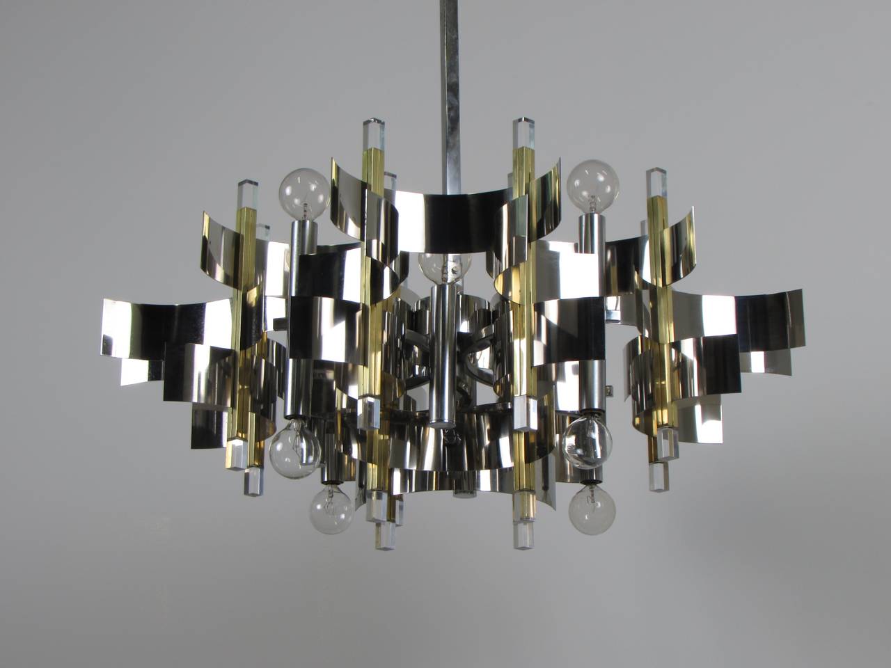 Sculptural Brass Chrome and Lucite Chandelier by Gaetano Sciolari, Signed 1970s In Excellent Condition In New York, NY