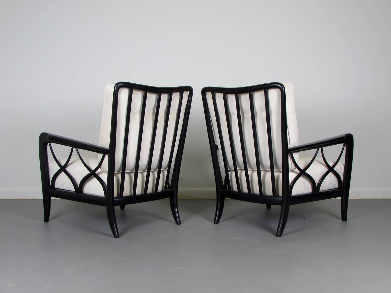 Lacquered Italian Lounge Chairs in the Style of Paolo Buffa, 1950s In Excellent Condition In New York, NY