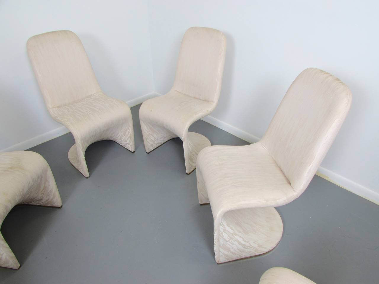 Incredible set of Italian cantilevered dining chairs after Verner Panton, 1970s.