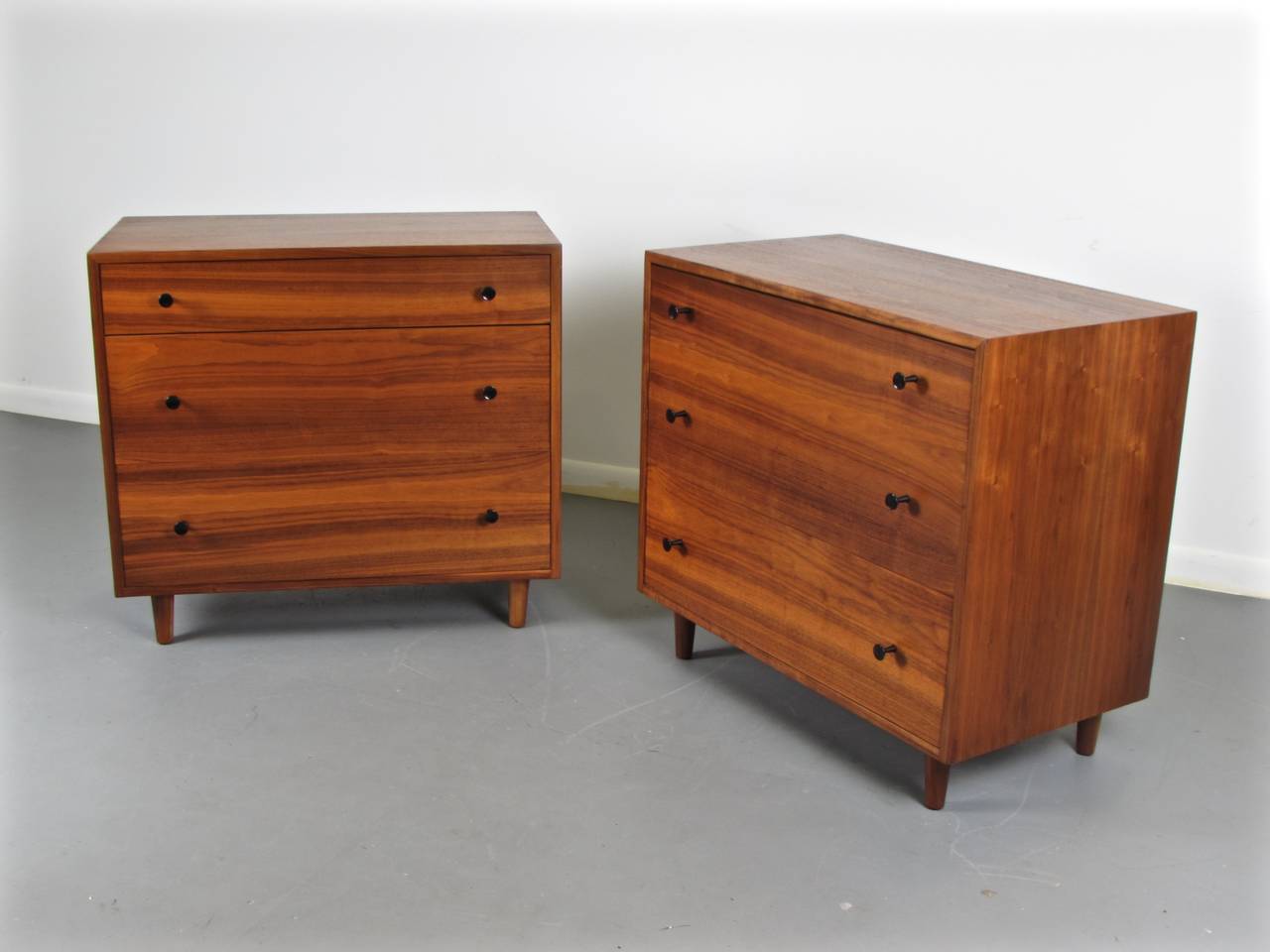 American Handsome Pair of Walnut Chests by Milo Baughman for Glenn of California, 1950s