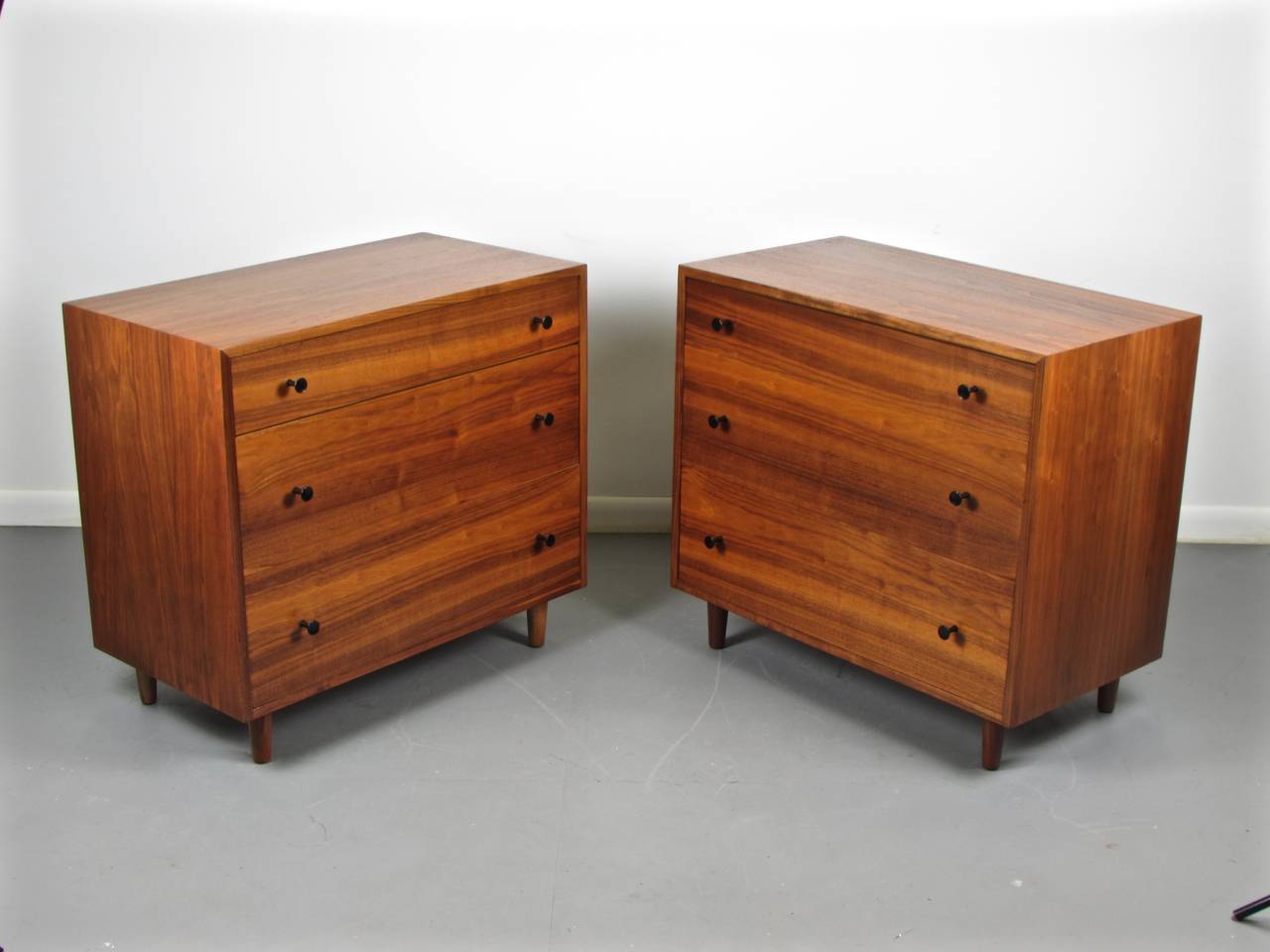 Mid-20th Century Handsome Pair of Walnut Chests by Milo Baughman for Glenn of California, 1950s