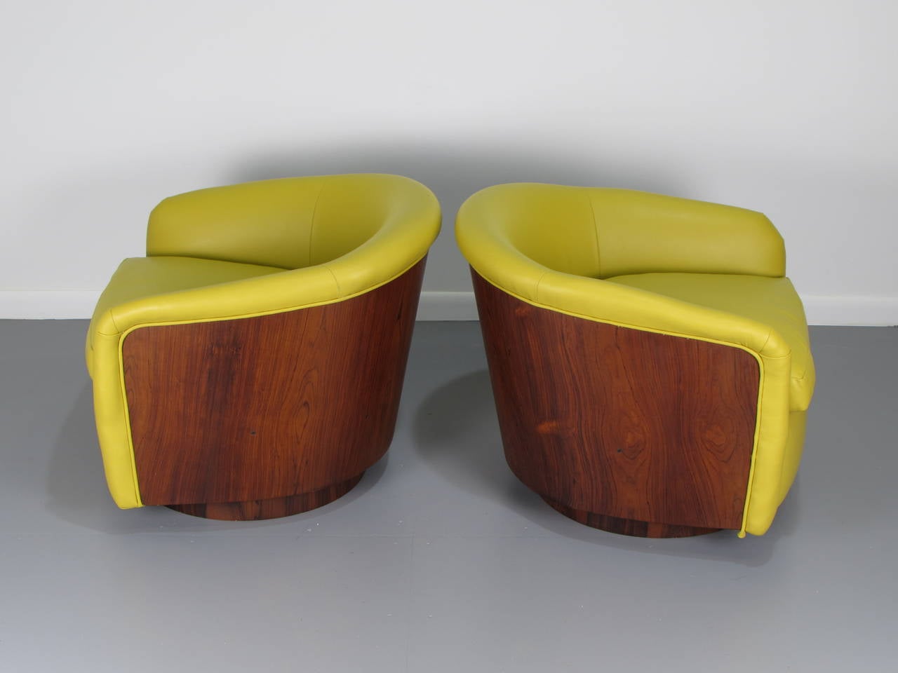 Late 20th Century Rare Rosewood Wrapped Swivel Tub Chairs in Leather by Milo Baughman, 1970s