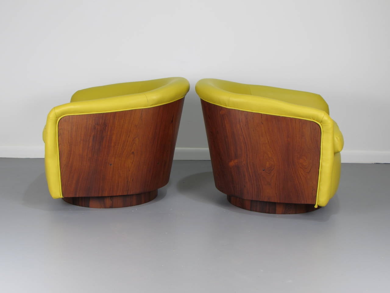 Mid-Century Modern Rare Rosewood Wrapped Swivel Tub Chairs in Leather by Milo Baughman, 1970s