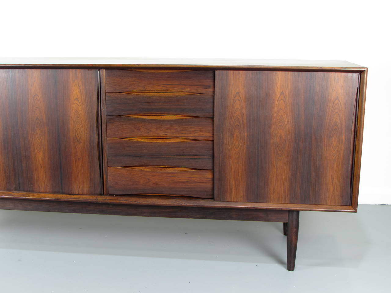 Exceptional Danish Modern Bookmatched Rosewood Buffet with Sliding Doors, 1960s 3