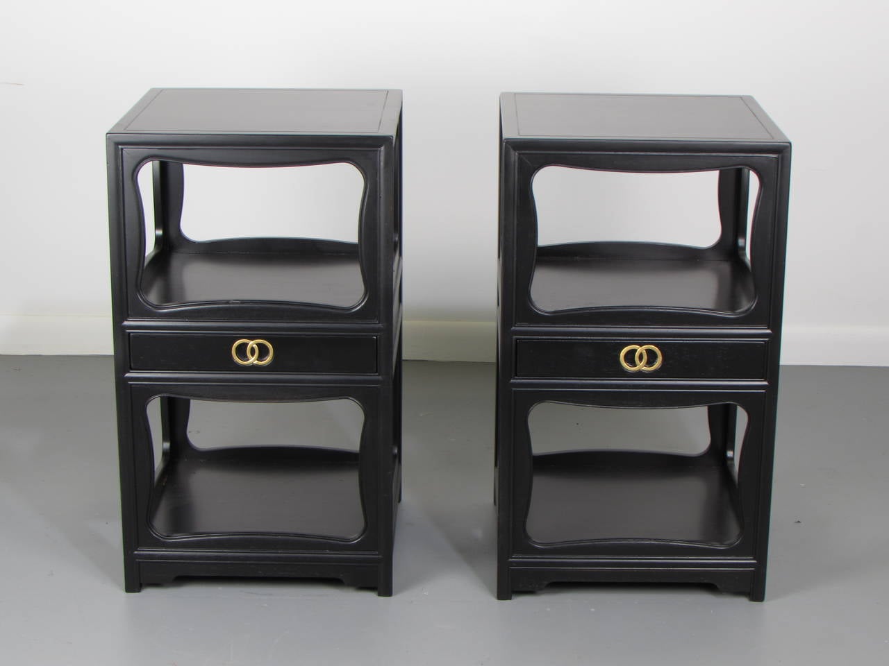 Mid-20th Century Pair of Lacquered End Tables or Nightstands by Michael Taylor for Baker, 1950s