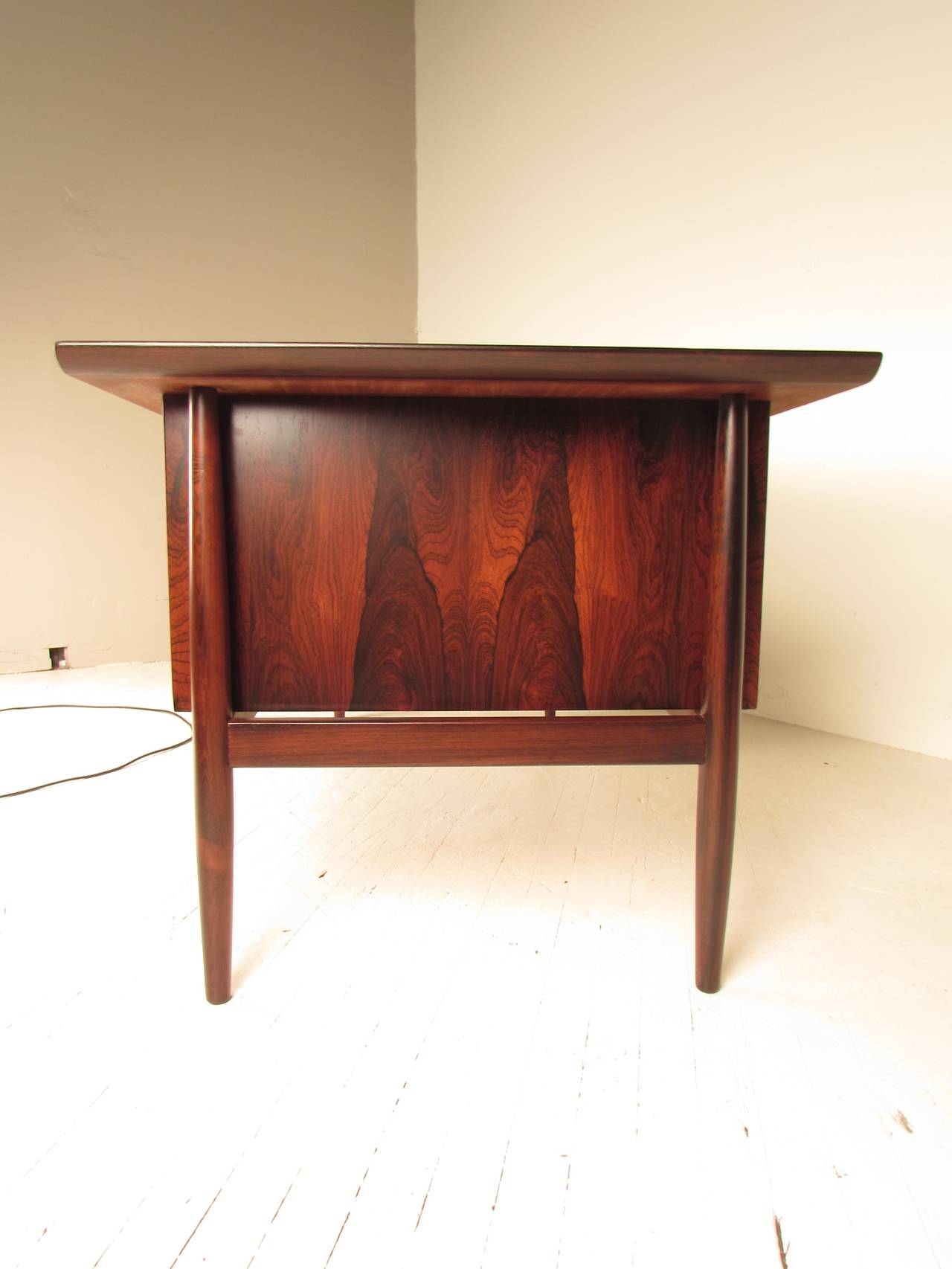 Striking Arne Vodder Rosewood Desk for H.P. Hansen In Excellent Condition In New York, NY