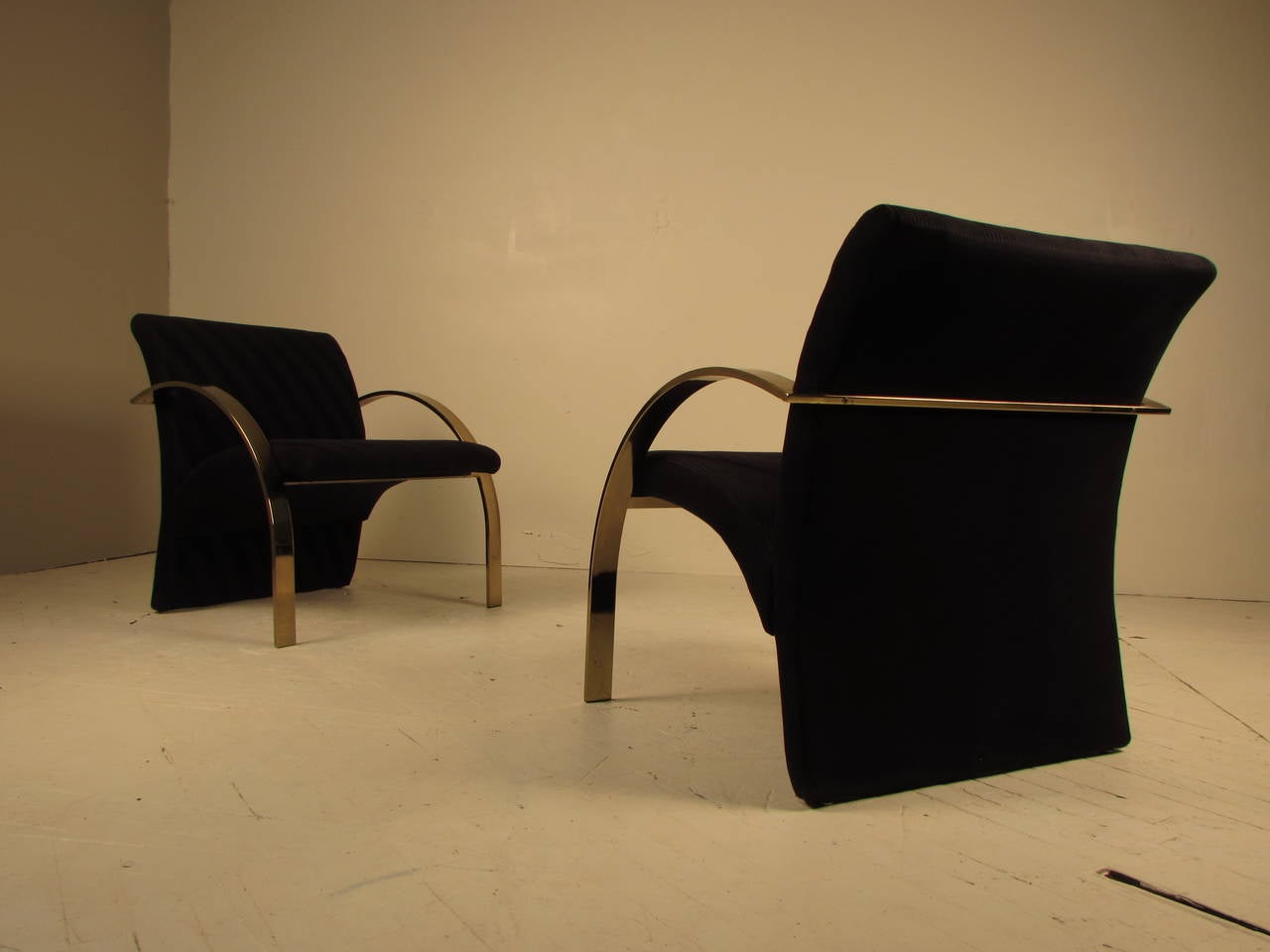Modern Pair of Dramatic Sculptural Brass Lounge Chairs by Directional