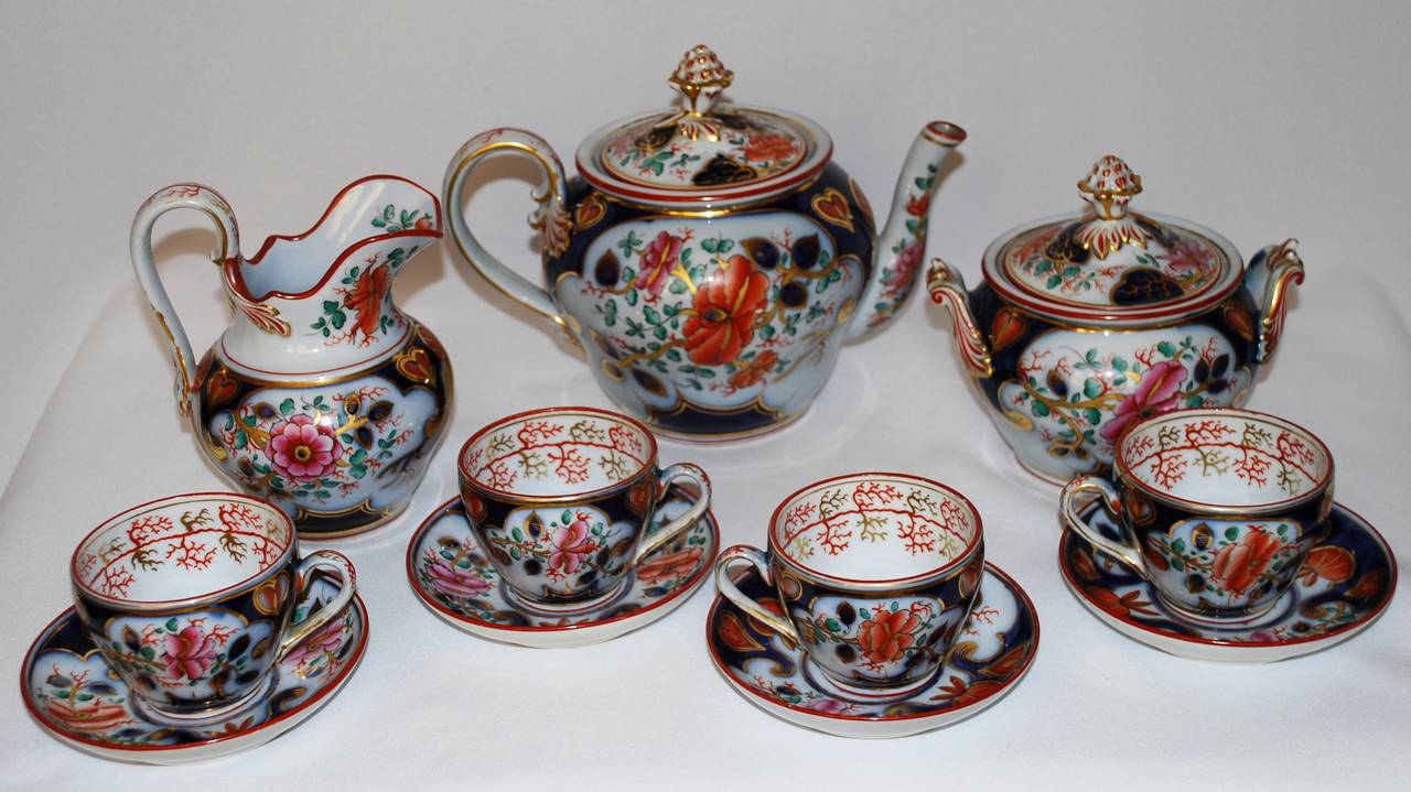 XIXe siècle Service à thé Imari décoré de coraux:: rose or et orange en vente