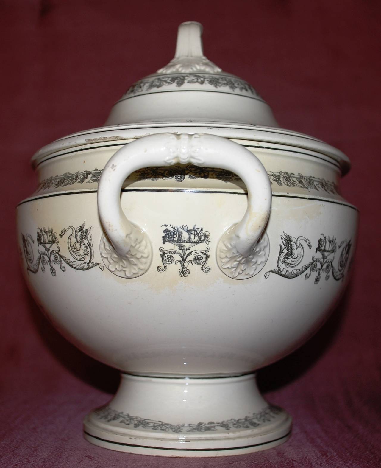 Creil Creamware Tureen with Six Soup Plates 1