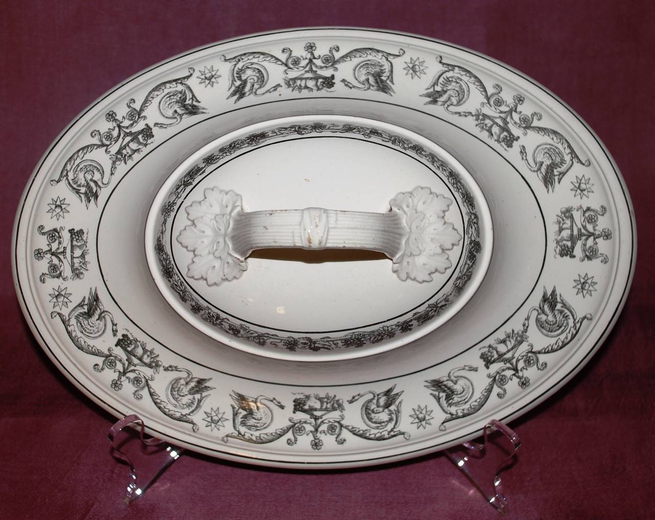 Porcelain Creil Creamware Tureen with Six Soup Plates