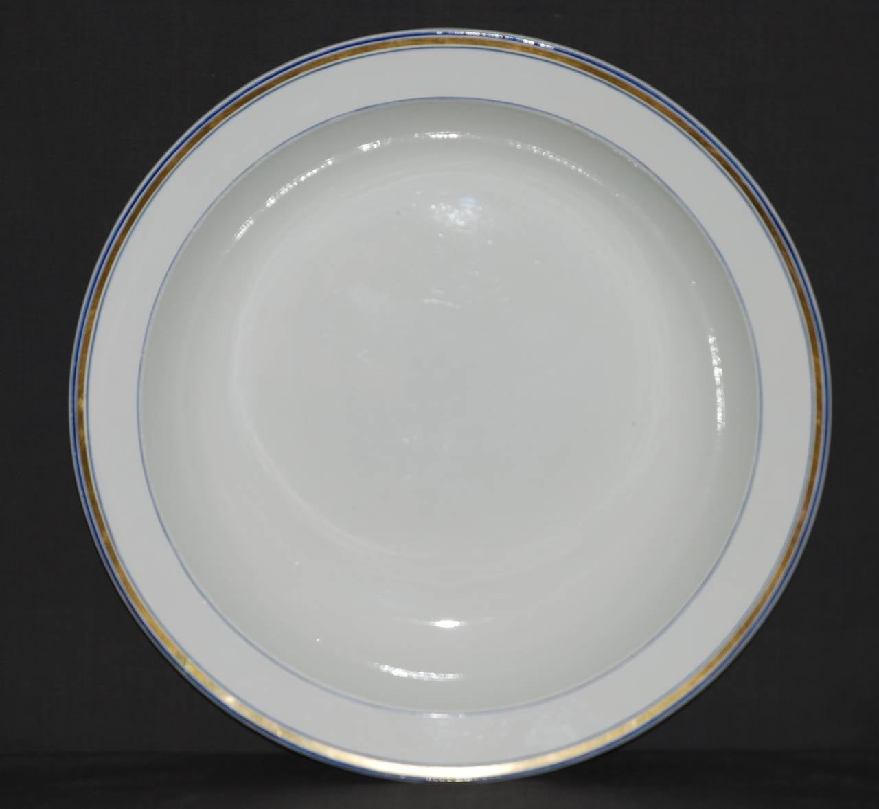 Pair Large Wedgwood Creamware Serving Plates In Good Condition For Sale In New York, NY