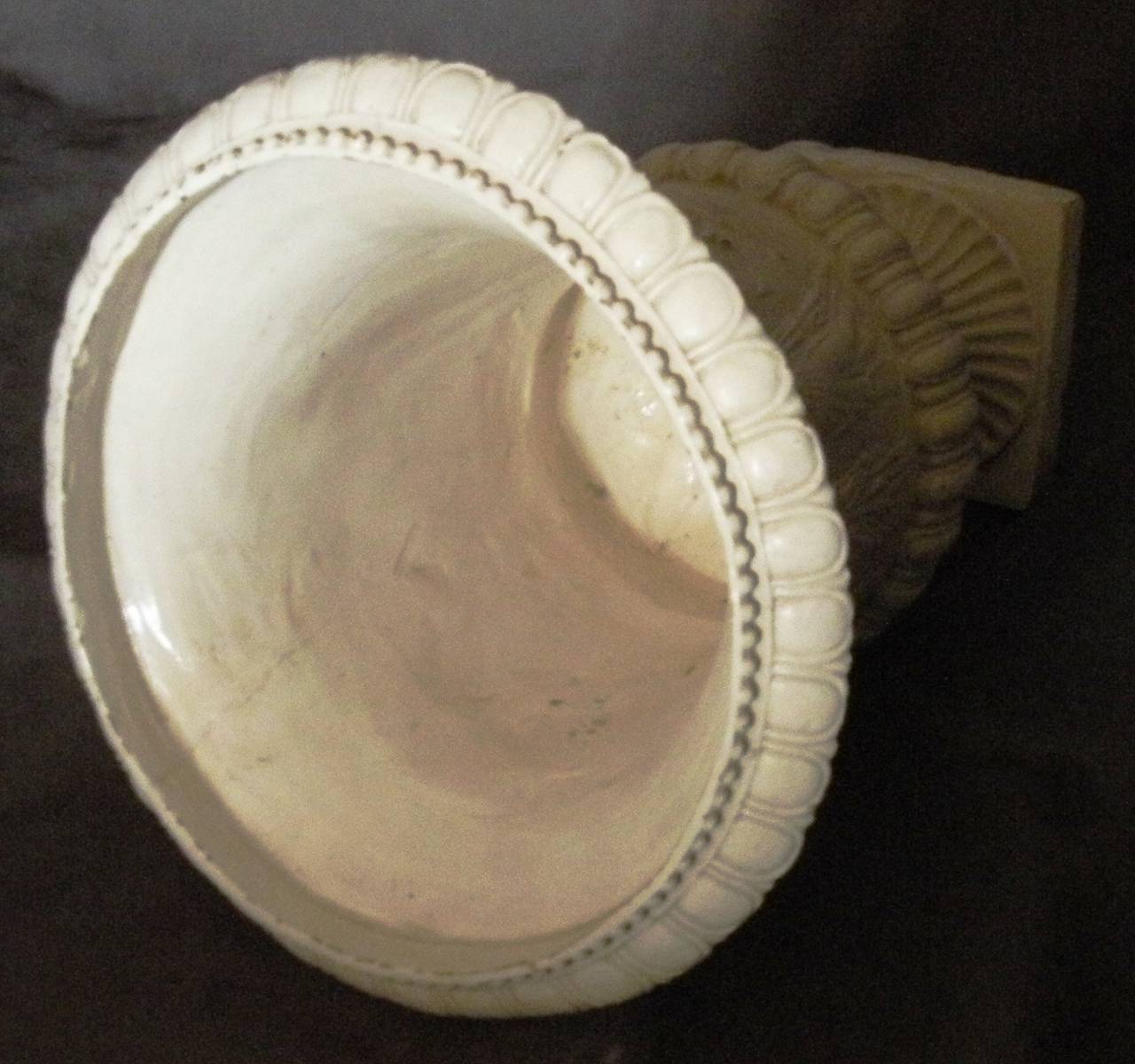 Grande vaso neoclassico bianco italiano In condizioni buone in vendita a New York, NY