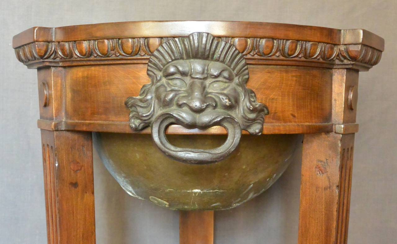 Italian Neoclassical Athenienne Planter In Good Condition For Sale In New York, NY