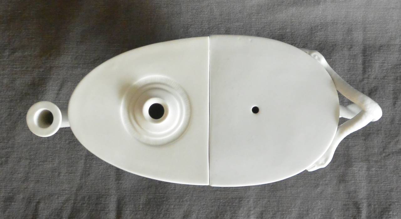 Néoclassique Lampe à huile Amphore en porcelaine blanche de style néoclassique en vente