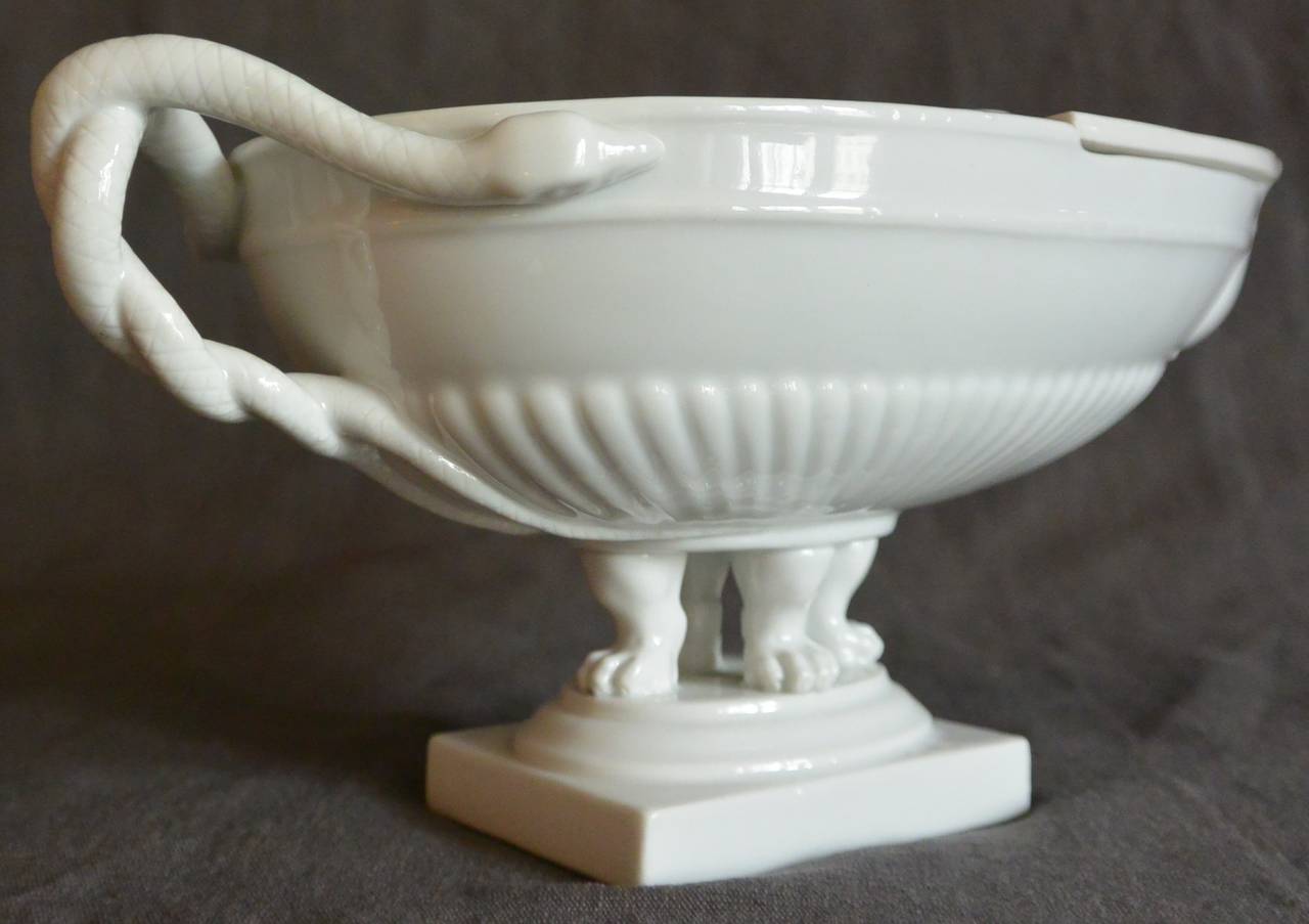 White Porcelain Neoclassical Style Amphora Oil Lamp In Good Condition For Sale In New York, NY