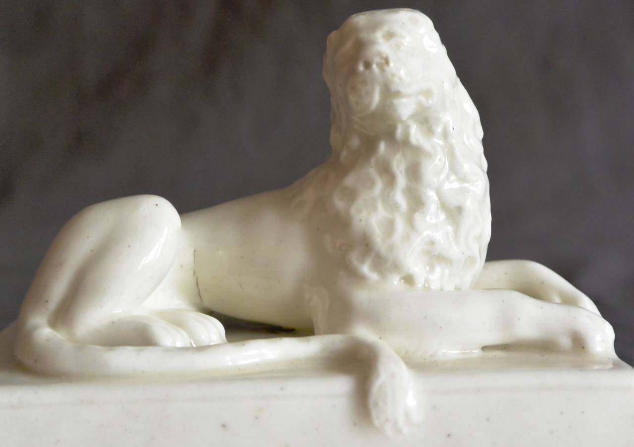 Vinovo Porcelain Lion Sculpture In Good Condition For Sale In New York, NY