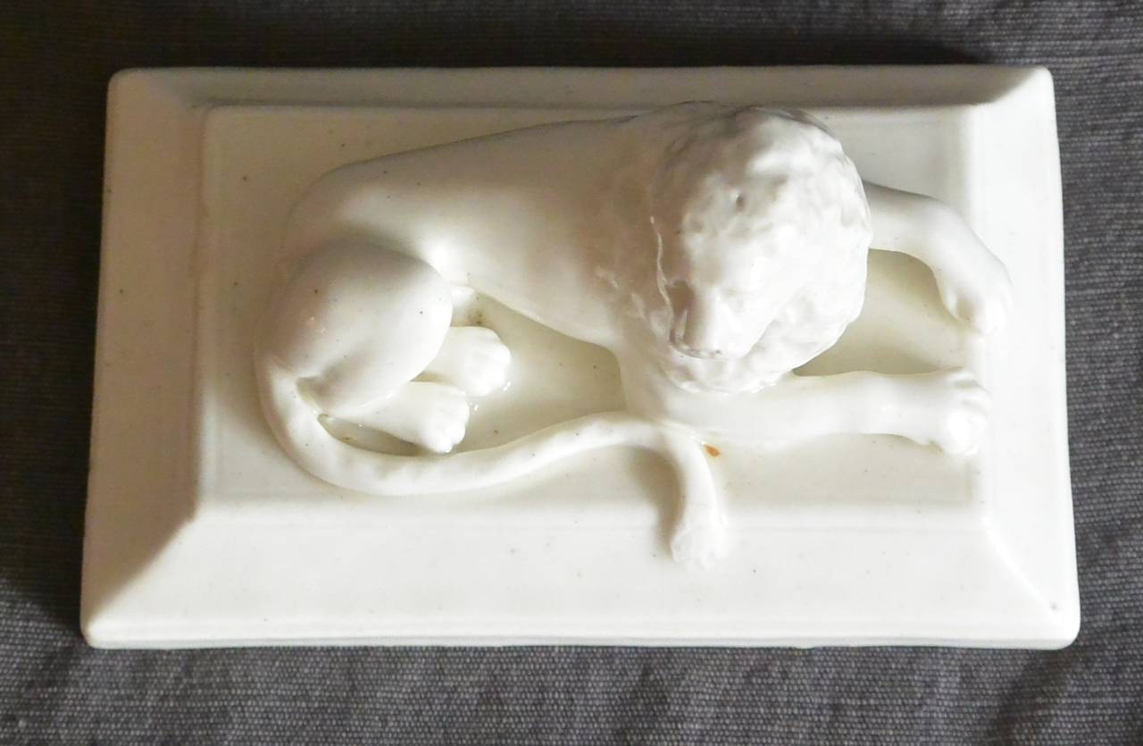 18th Century Vinovo Porcelain Lion Sculpture For Sale