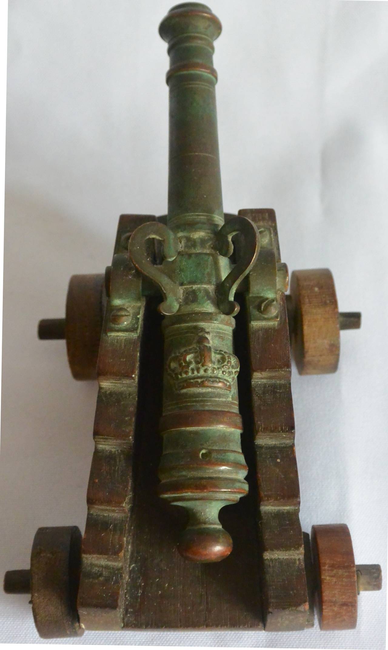 Bronze Ensemble de canons d'artillerie en bronze avec insignia royale italienne en vente