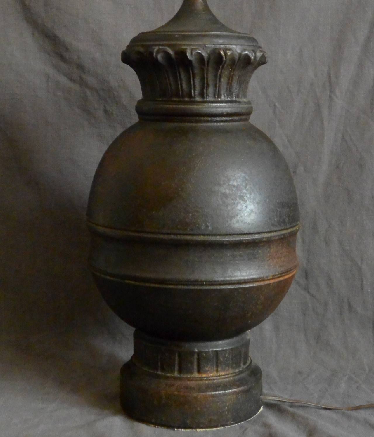 Vintage Italian terracotta baluster lamp.
Dimension: 9.5" w x 20" H to base of stem; 7" diameter base.