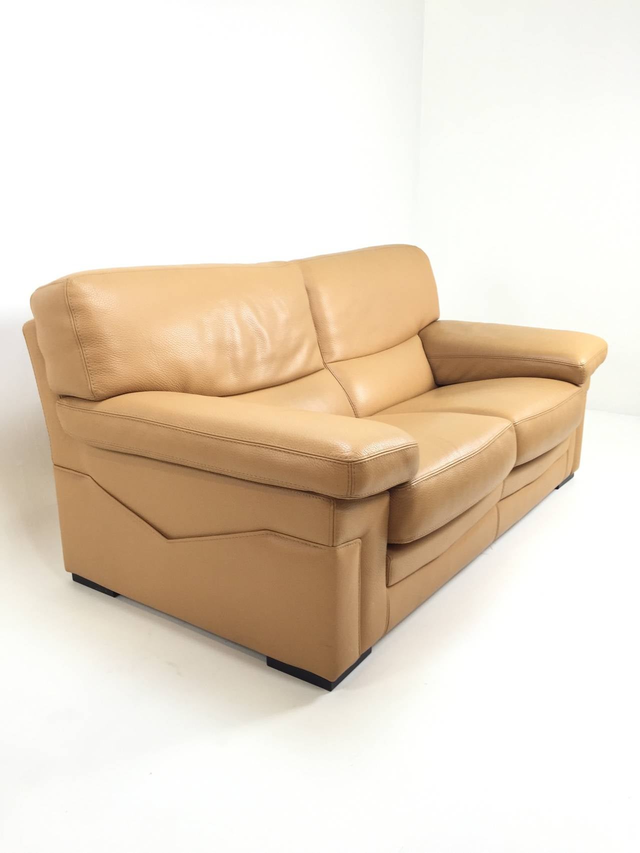 Pair of Roche Bobois Sofas in Caramel Leather In Excellent Condition In Berkeley, CA