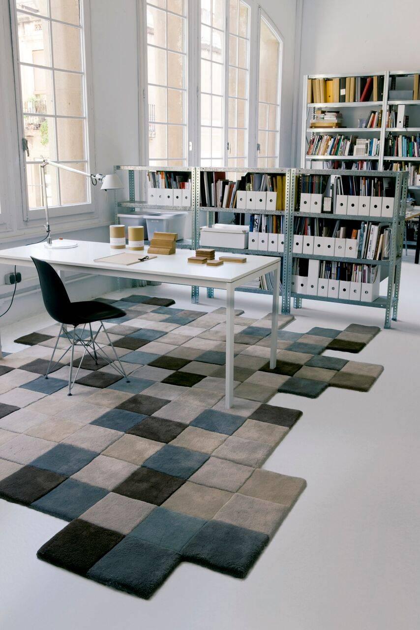 Modern Do-Lo-Rez 1 Grey Hand-Tufted New Zealand Wool Area Rug by Ron Arad in Stock For Sale