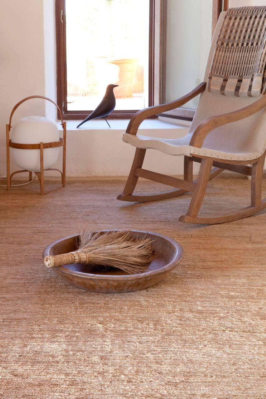 Strickter natürlicher handgewobener Juteteppich von Nani Marquina & Ariadna Miquel, Medium (Moderne) im Angebot