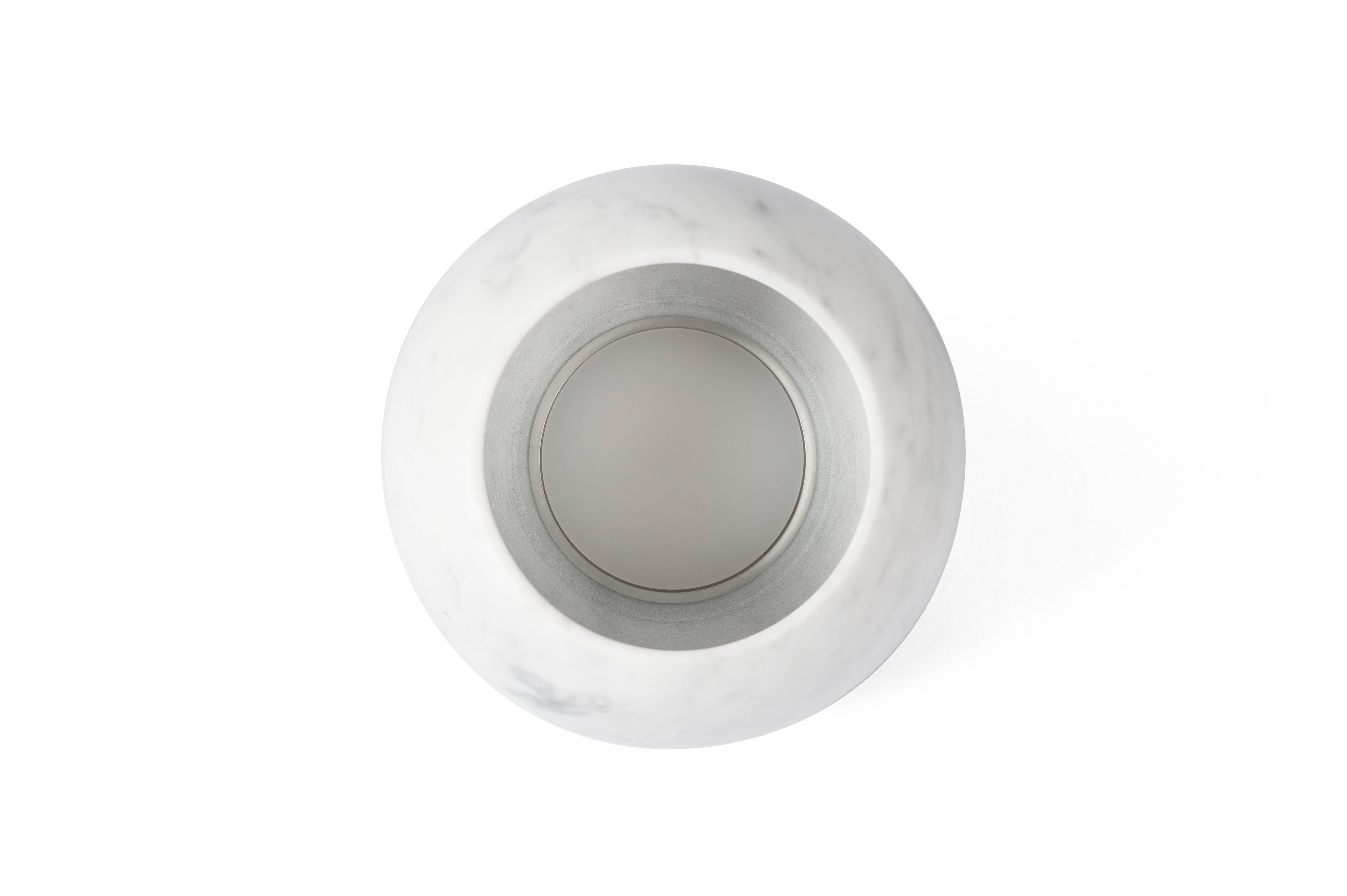 Modern Salvatori Urano Spherical Table Lamp 18 in Bianco Carrara Marble by Elisa Ossino For Sale