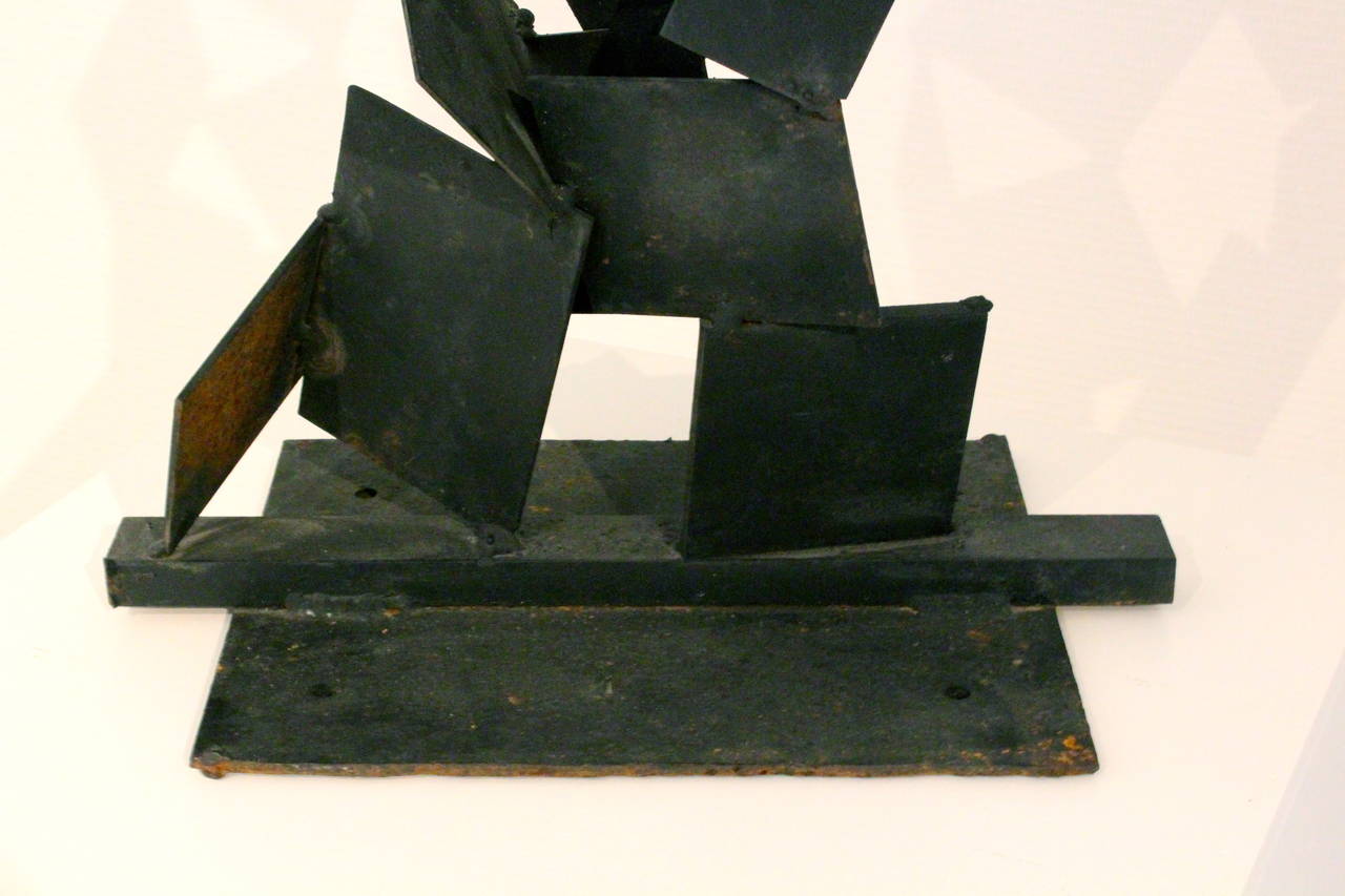 Big Abstract Iron Sculpture in Black, Patinated, circa 1970 In Good Condition For Sale In Paris, FR