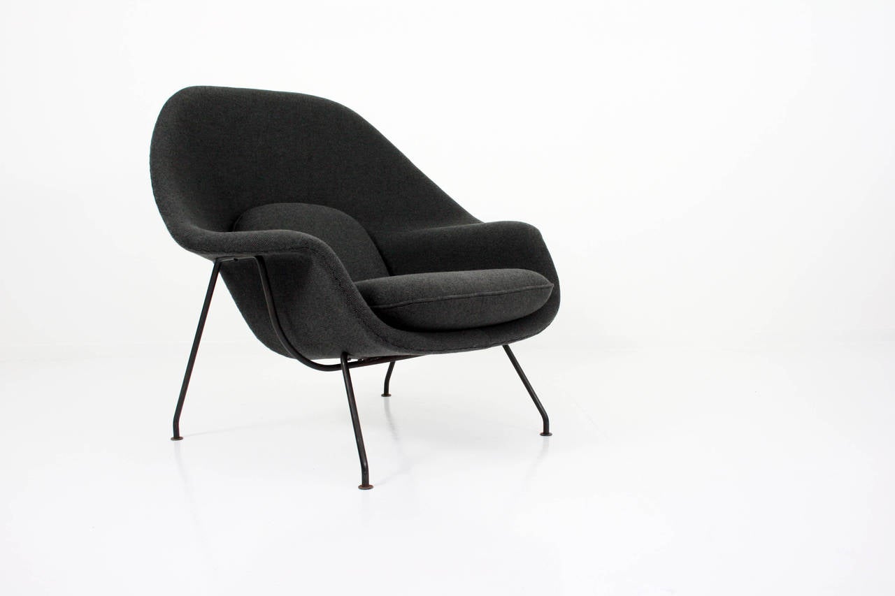 Early Knoll Eero Saarinen Womb lounge chair.