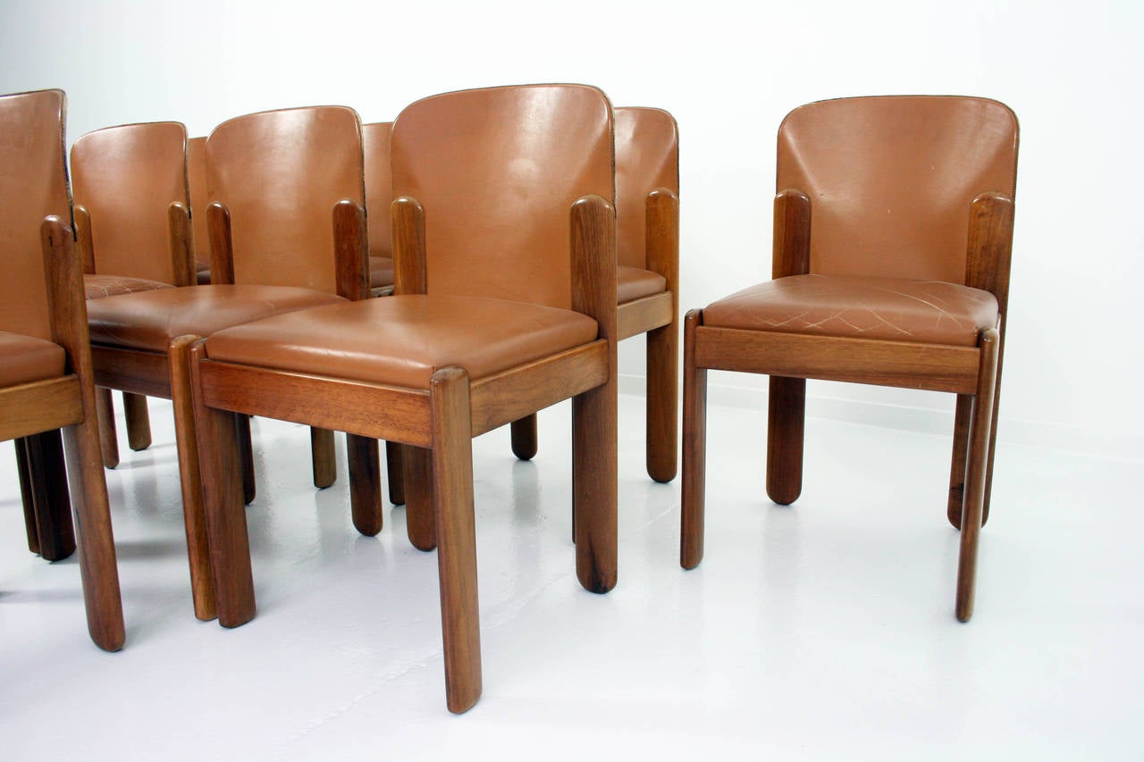 Silvio Coppola Set of Eight Italian Walnut and Leather Dining Chairs for Bernini In Excellent Condition In Chicago, IL
