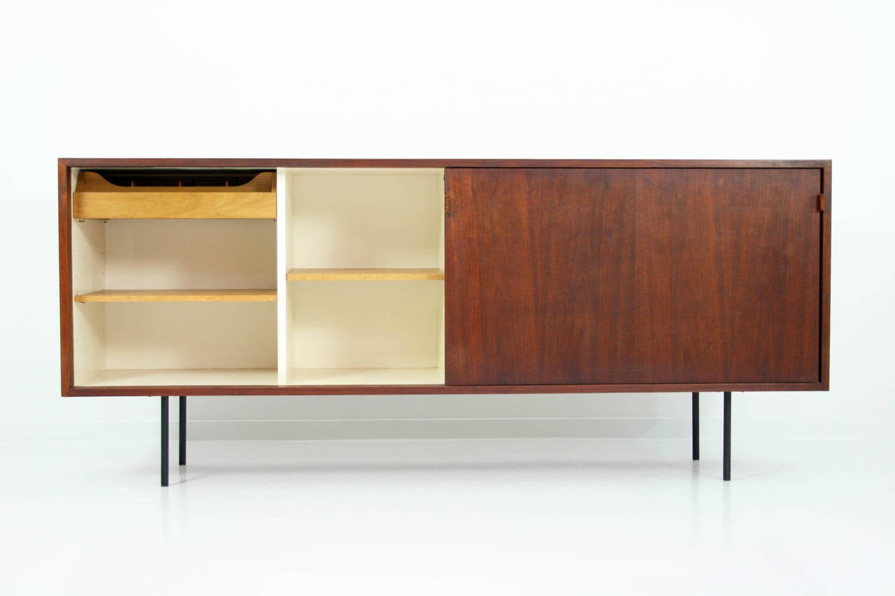 Mid-Century Modern Early Florence Knoll Model 116 Walnut Credenza