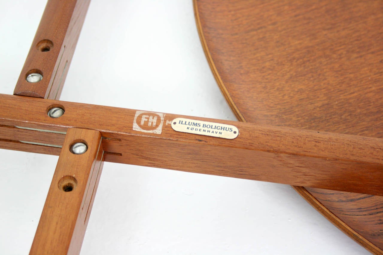 Circular Teak Tray Table by H. Engholm & Svend Willumsen for Fritz Hansen In Excellent Condition In Chicago, IL