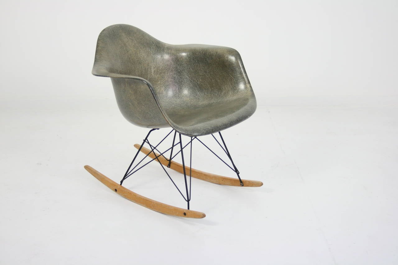 950's Eames Zenith RAR Elepnat hide grey rocker in amazing condition, shell is clean, no issues, runners have some dirt marks and minor wear appropriate to age. Nice label intact. 9 out of 10.